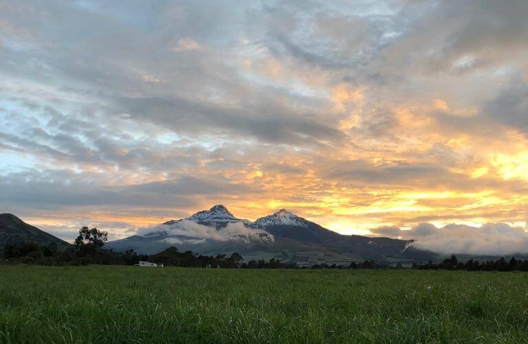 Puesta de sol en las montañas